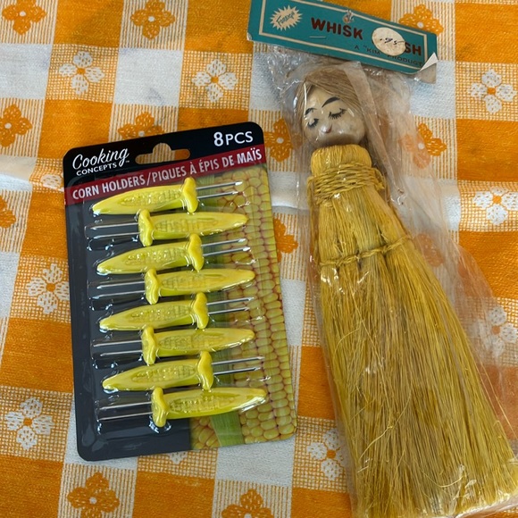 Vintage CLUB Aluminum Saucepan & Lid 1 1/2 pt With Vintage Whisker, Corn Holders - Picture 10 of 12